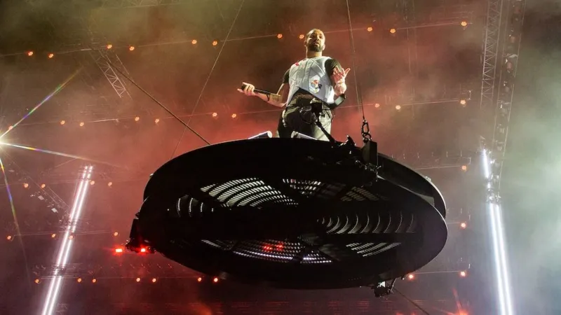 Disappointment as Drake's final Wireless show ends after 40 minutes