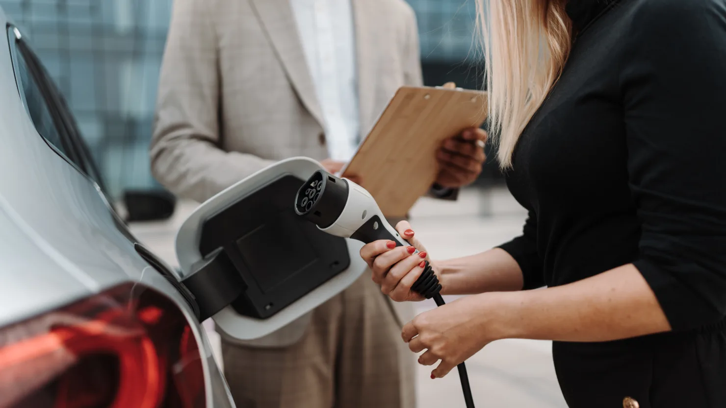 ‘YOLO’-buying EVs: As $7,500 tax credit ends, consumers may rush to cash in. Here’s how to get a good deal